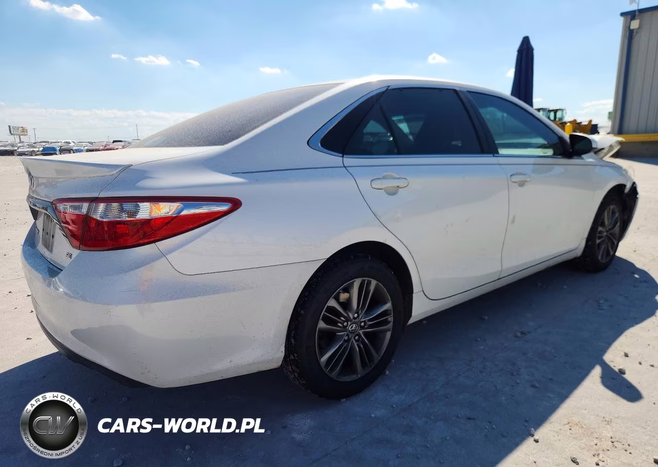 2016 Toyota Camry Se VIN:4T1BF1FK0GU257616 - 3