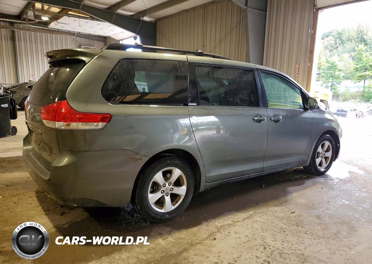 2014 Toyota Sienna Le VIN:5TDKK3DC7ES410355 - 3