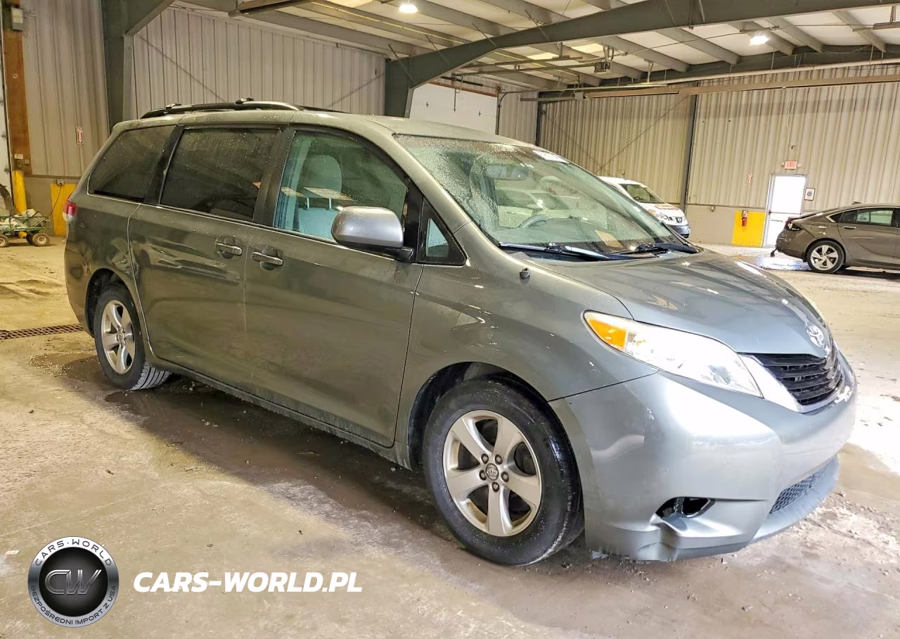 2014 Toyota Sienna Le VIN:5TDKK3DC7ES410355 - 4