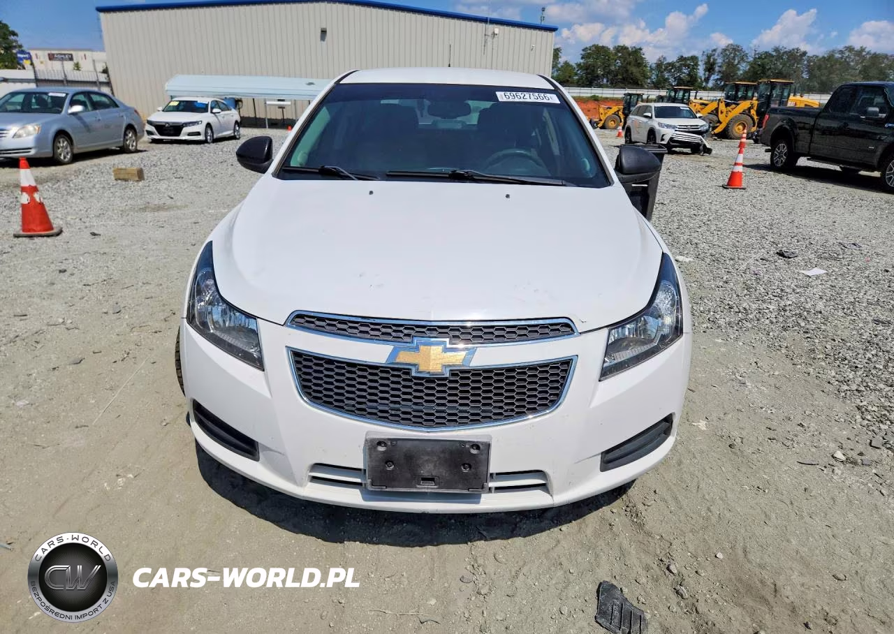 2014 Chevrolet Cruze Ls VIN:1G1PA5SH8E7230744 - 5