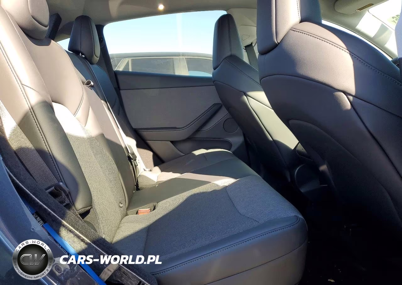 2026 Tesla Model Y VIN:7SAYGDED4TA695039 - 10