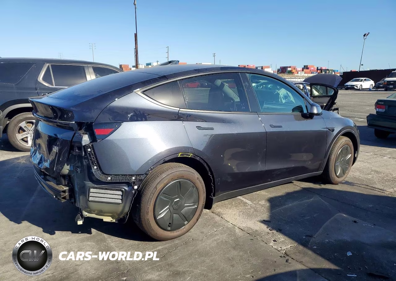 2026 Tesla Model Y VIN:7SAYGDED4TA695039 - 3