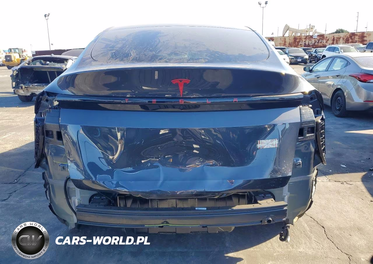 2026 Tesla Model Y VIN:7SAYGDED4TA695039 - 6