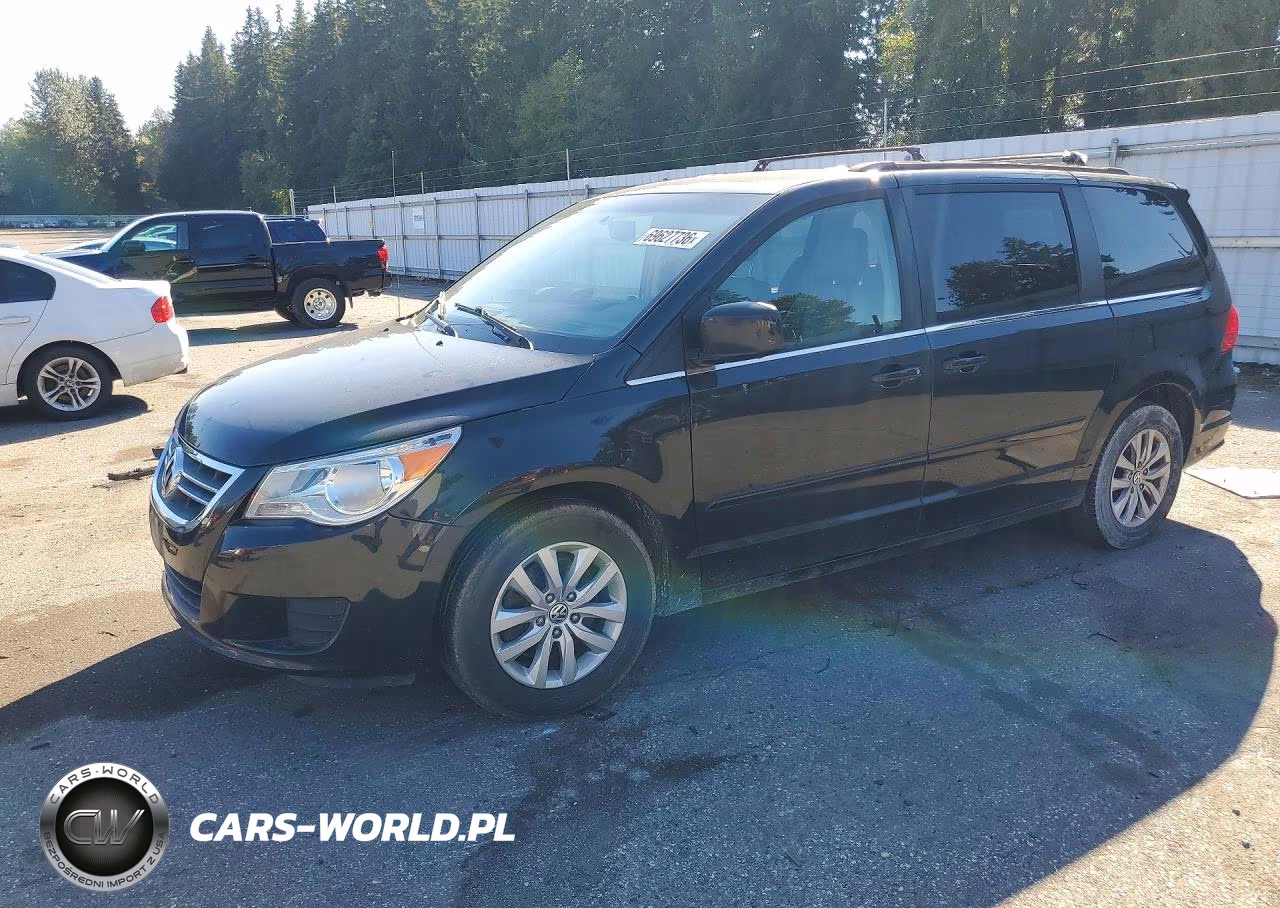 2014 Volkswagen Routan Se