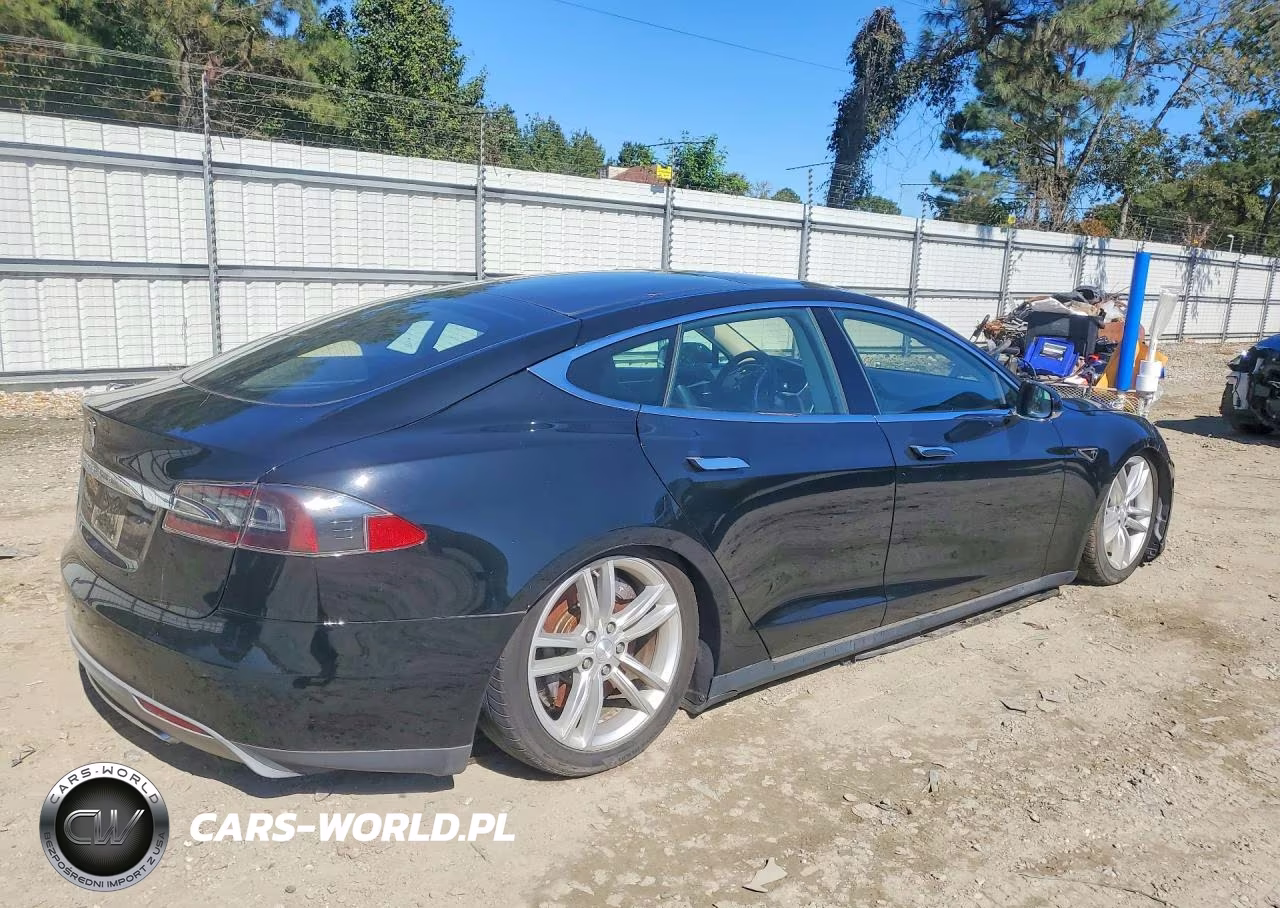 2013 Tesla Model S VIN:5YJSA1CG9DFP06802 - 3