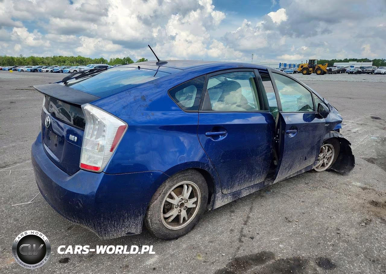 2011 Toyota Prius Two VIN:JTDKN3DU8B0261159 - 3