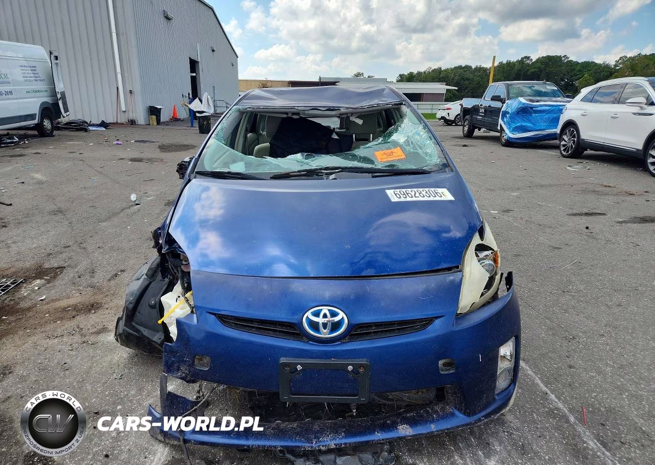2011 Toyota Prius Two VIN:JTDKN3DU8B0261159 - 5