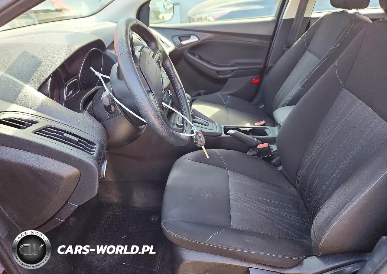 2017 Ford Focus Se VIN:1FADP3F2XHL326640 - 7