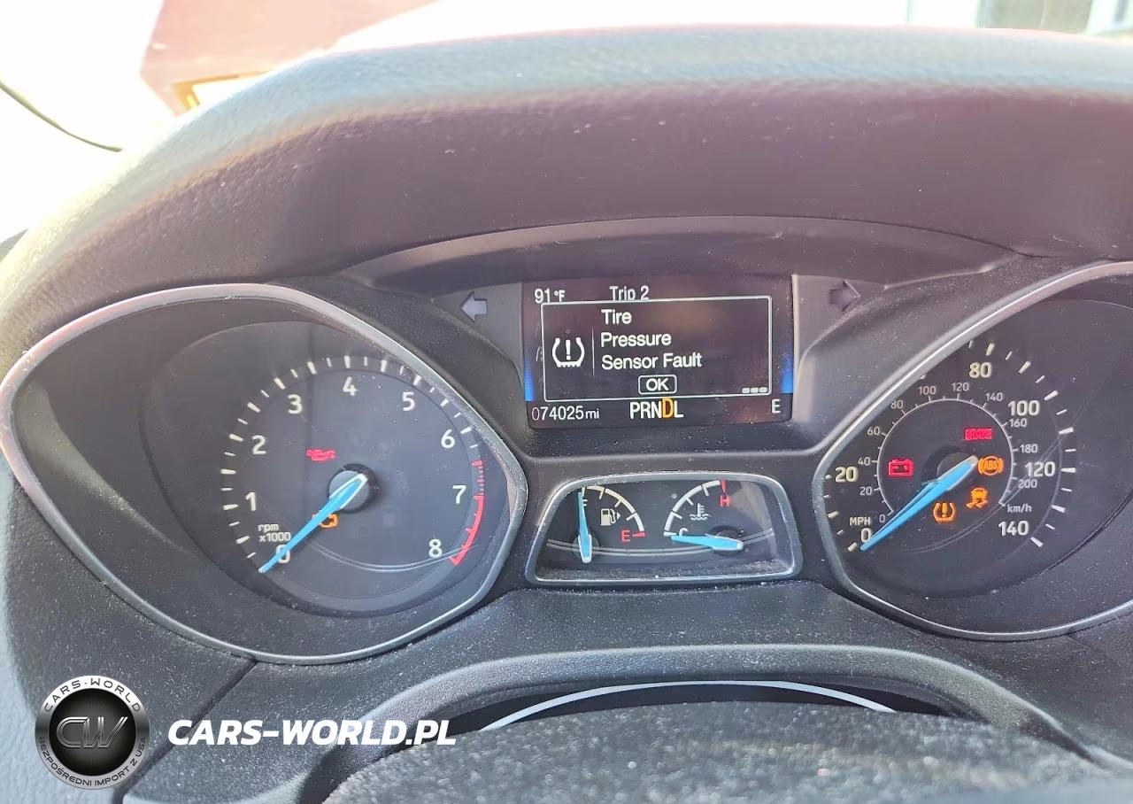 2017 Ford Focus Se VIN:1FADP3F2XHL326640 - 9