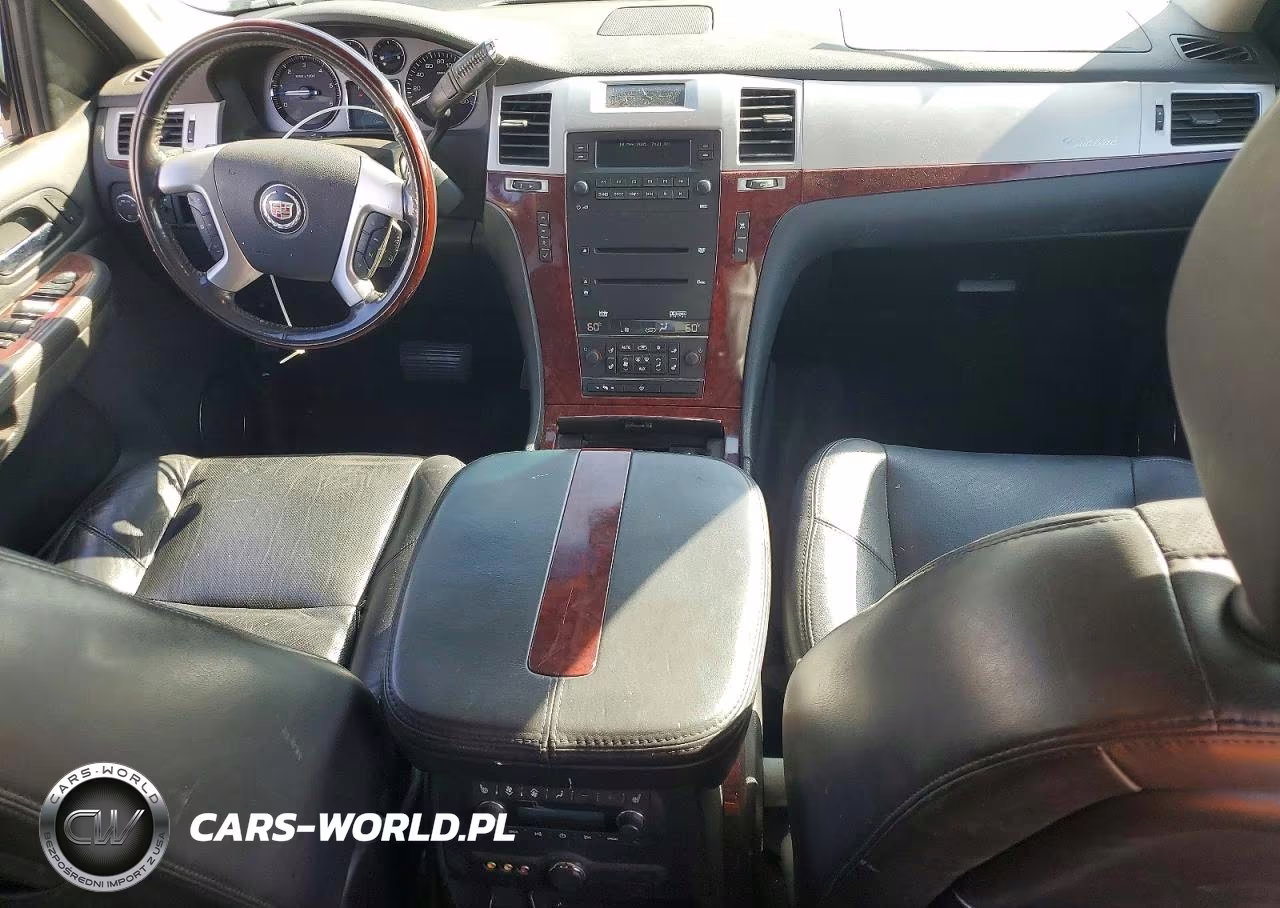 2008 Cadillac Escalade Luxury VIN:1GYFK63848R235480 - 8