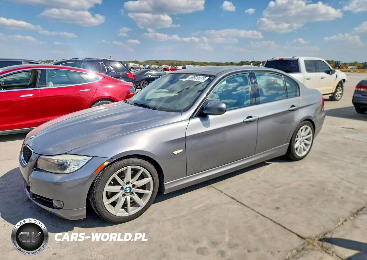 2011 BMW 328 I – zdjęcie 1 z 12