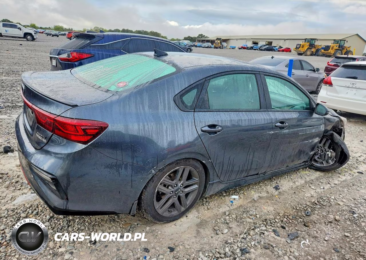 2021 Kia Forte Gt Line VIN:3KPF34AD7ME320844 - 3