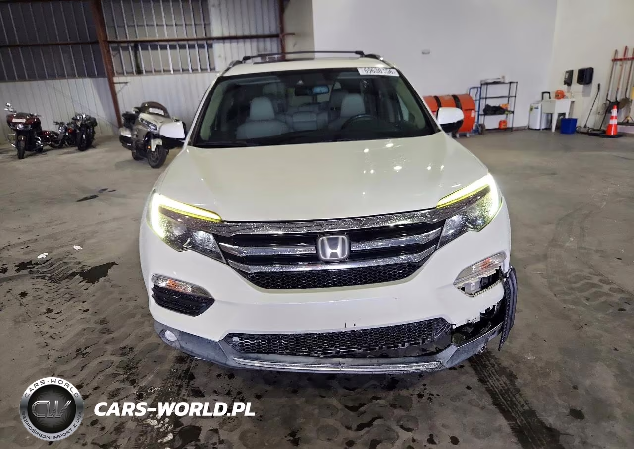 2017 Honda Pilot Touring VIN:5FNYF5H95HB026429 - 5