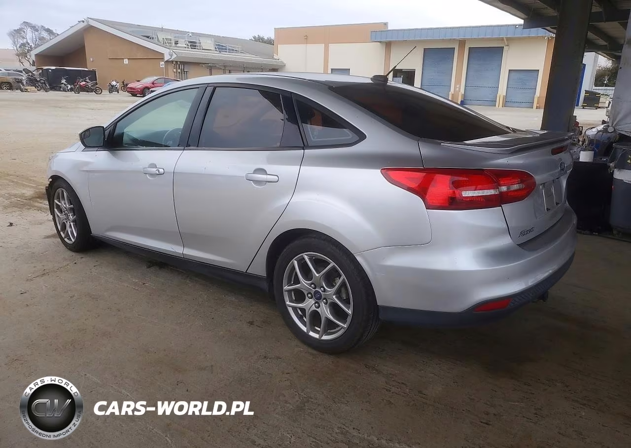 2015 Ford Focus Se VIN:1FADP3F27FL221941 - 2