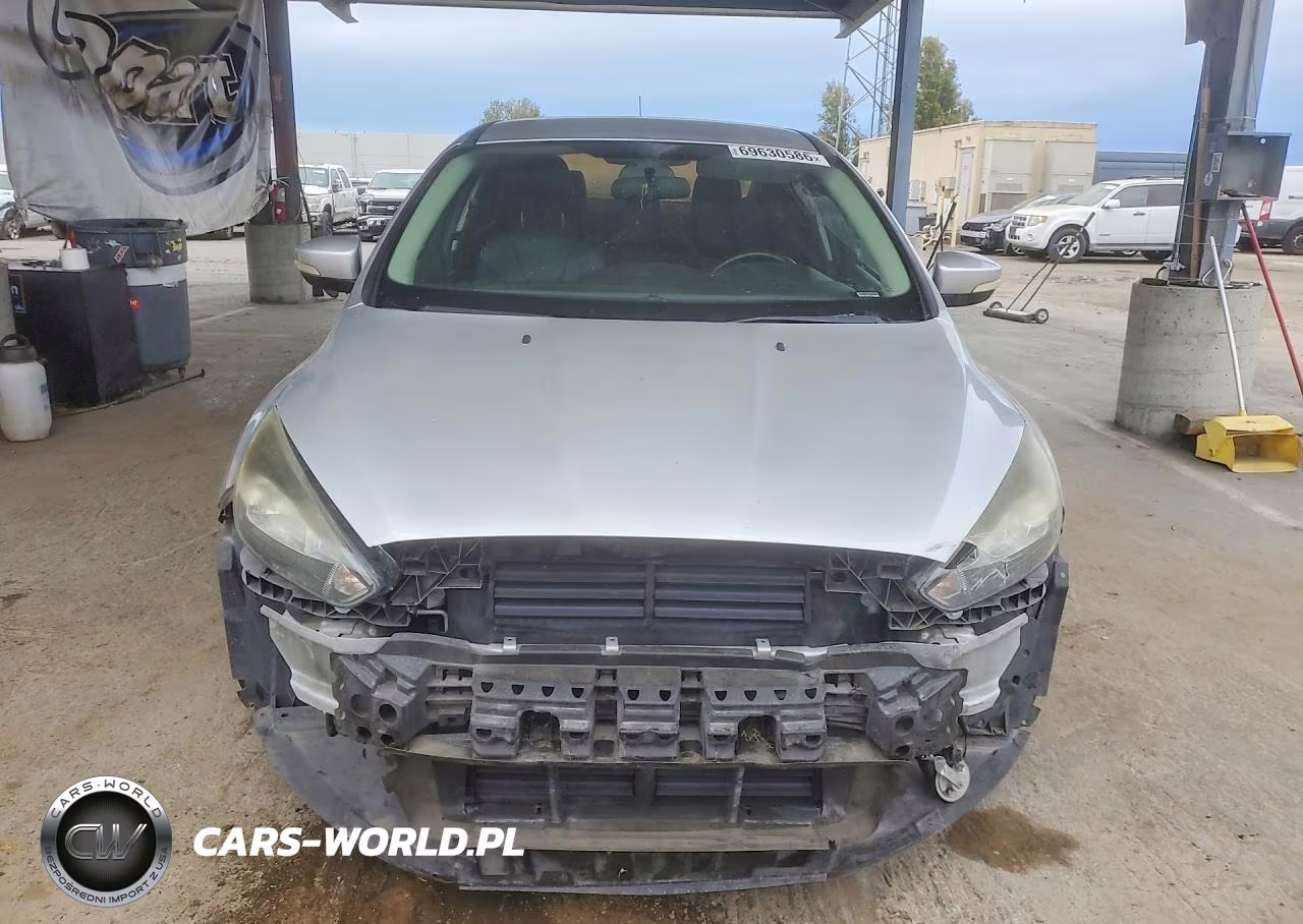 2015 Ford Focus Se VIN:1FADP3F27FL221941 - 5
