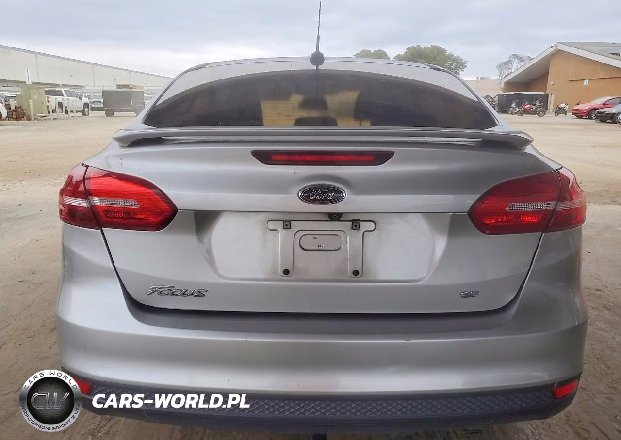 2015 Ford Focus Se VIN:1FADP3F27FL221941 - 6
