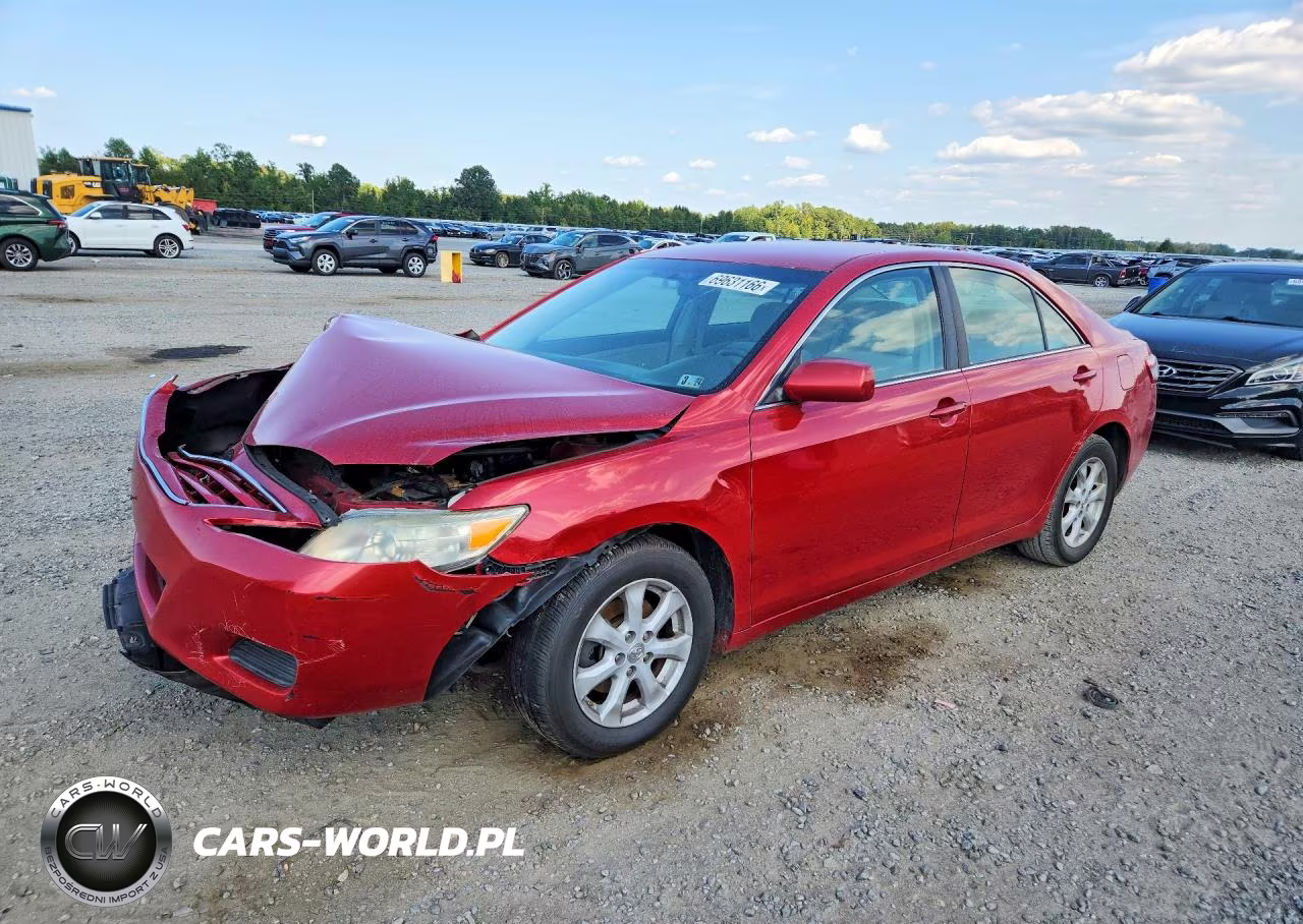 2010 Toyota Camry Le – zdjęcie 1 z 12