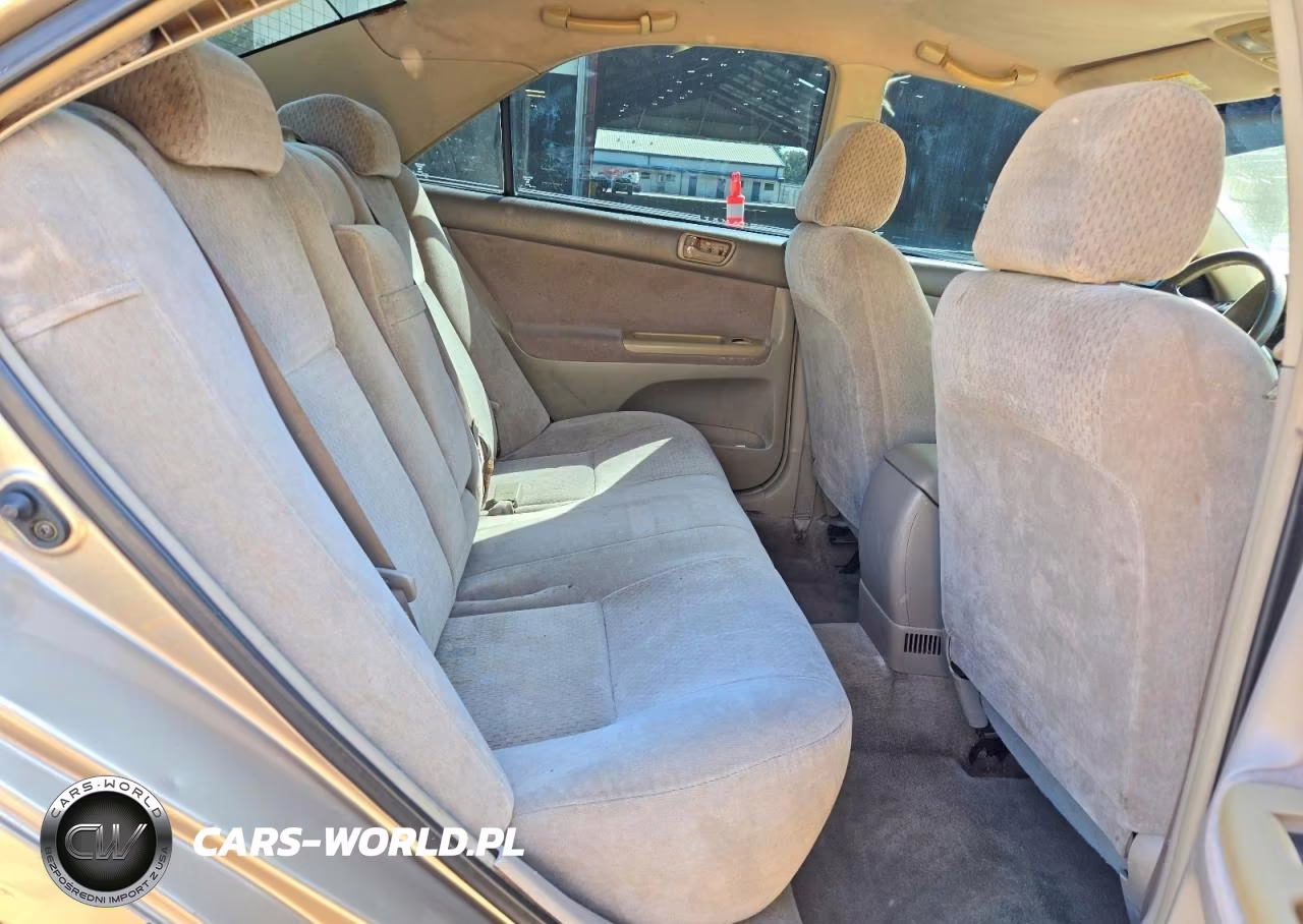 2003 Toyota Camry Le VIN:4T1BE32K23U127643 - 10
