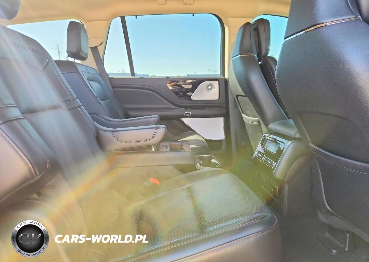 2022 Lincoln Aviator Reserve VIN:5LM5J7XCXNGL08229 - 11