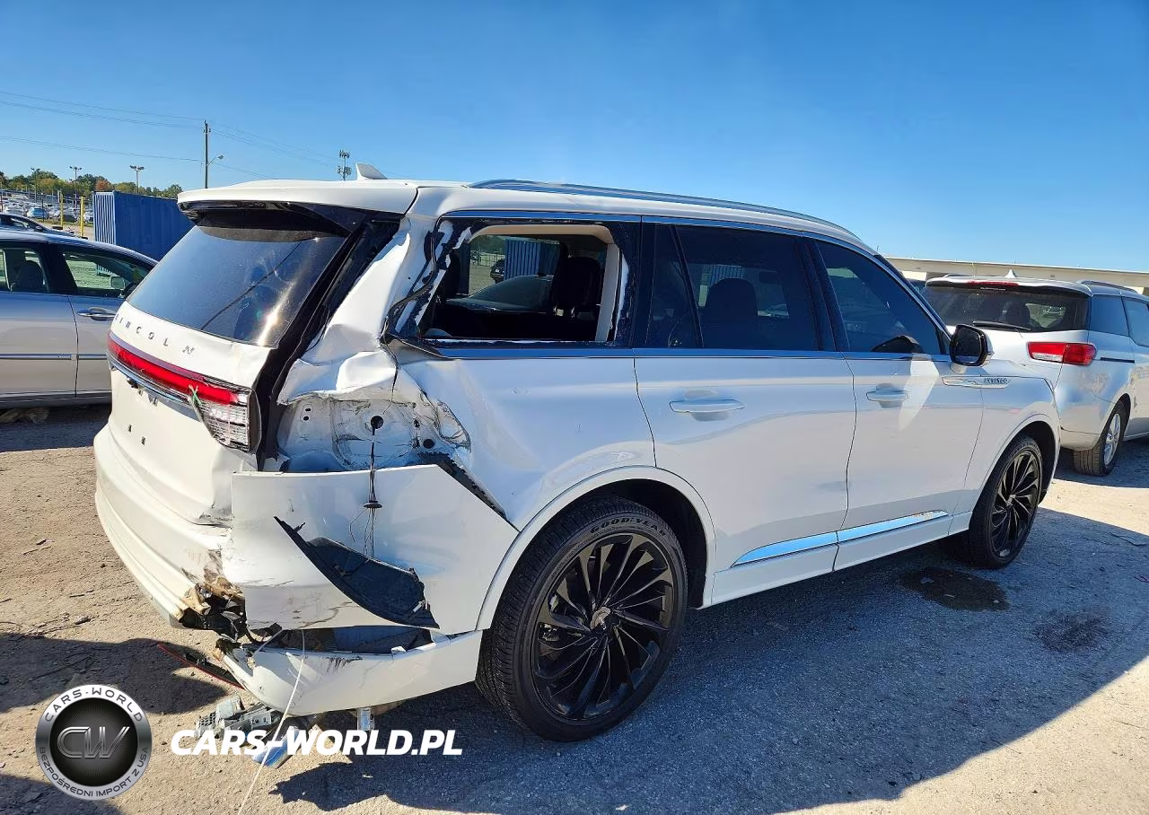2022 Lincoln Aviator Reserve VIN:5LM5J7XCXNGL08229 - 3