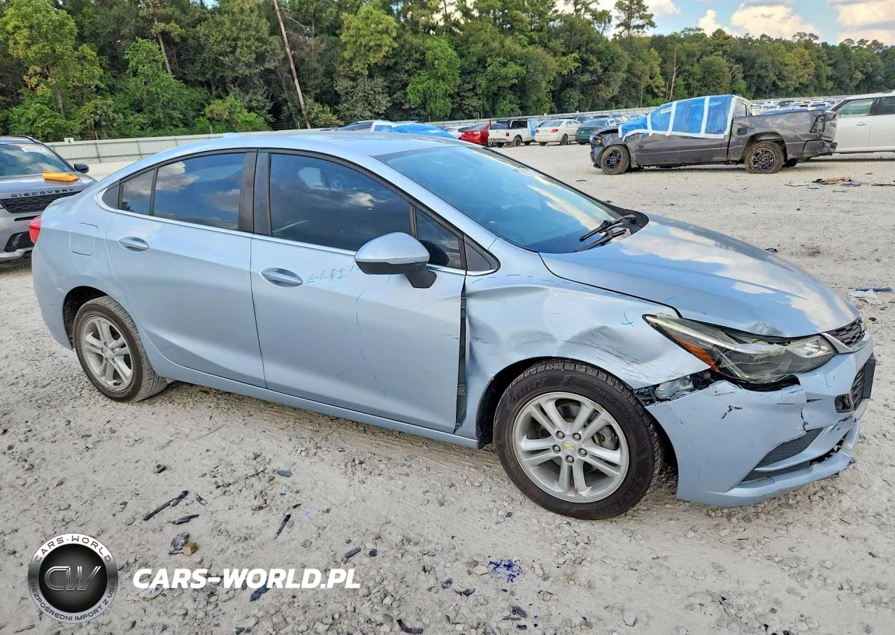 2017 Chevrolet Cruze Lt VIN:3G1BE5SM4HS546630 - 4