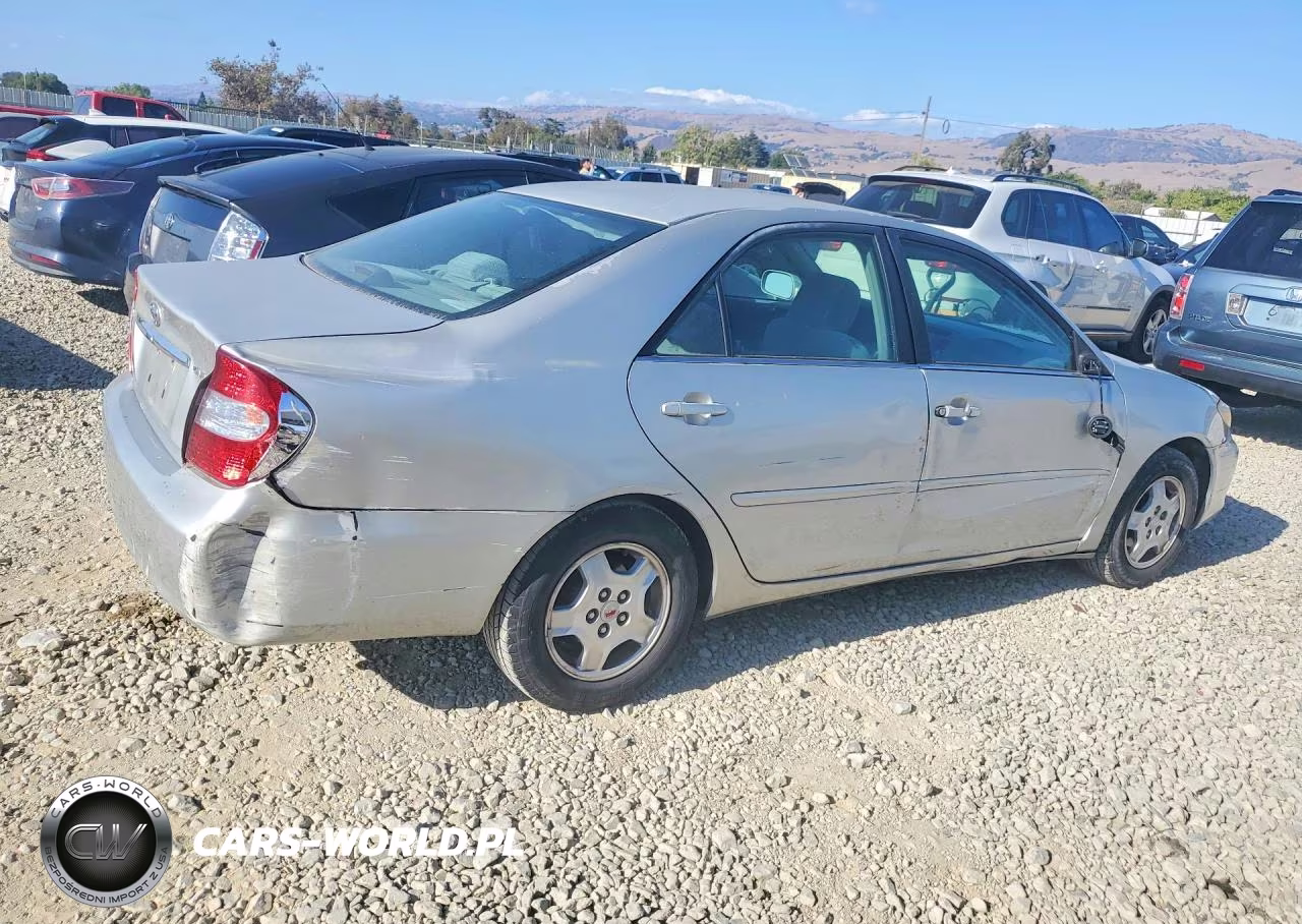 2002 Toyota Camry Le V6 VIN:4T1BF30K52U521331 - 3