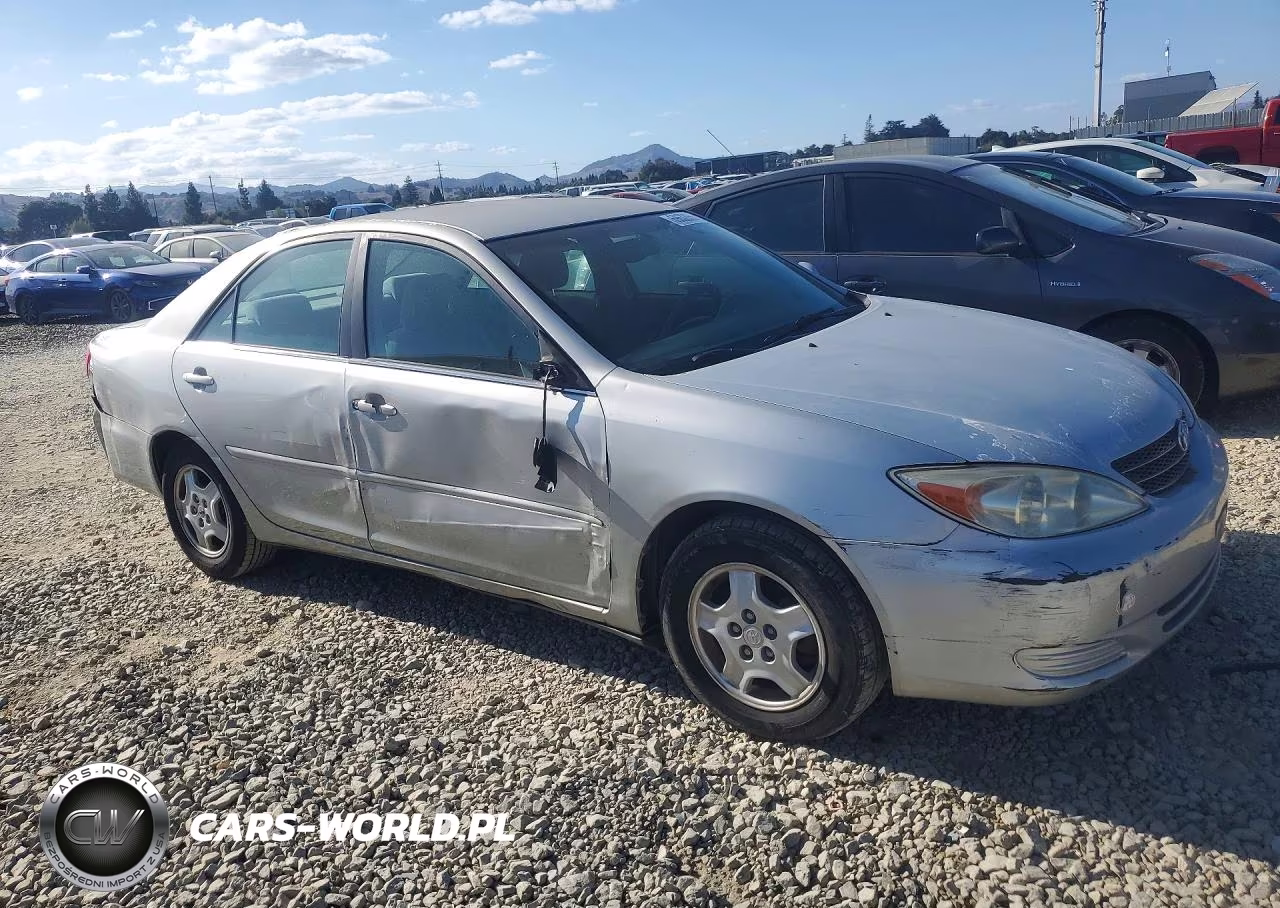2002 Toyota Camry Le V6 VIN:4T1BF30K52U521331 - 4
