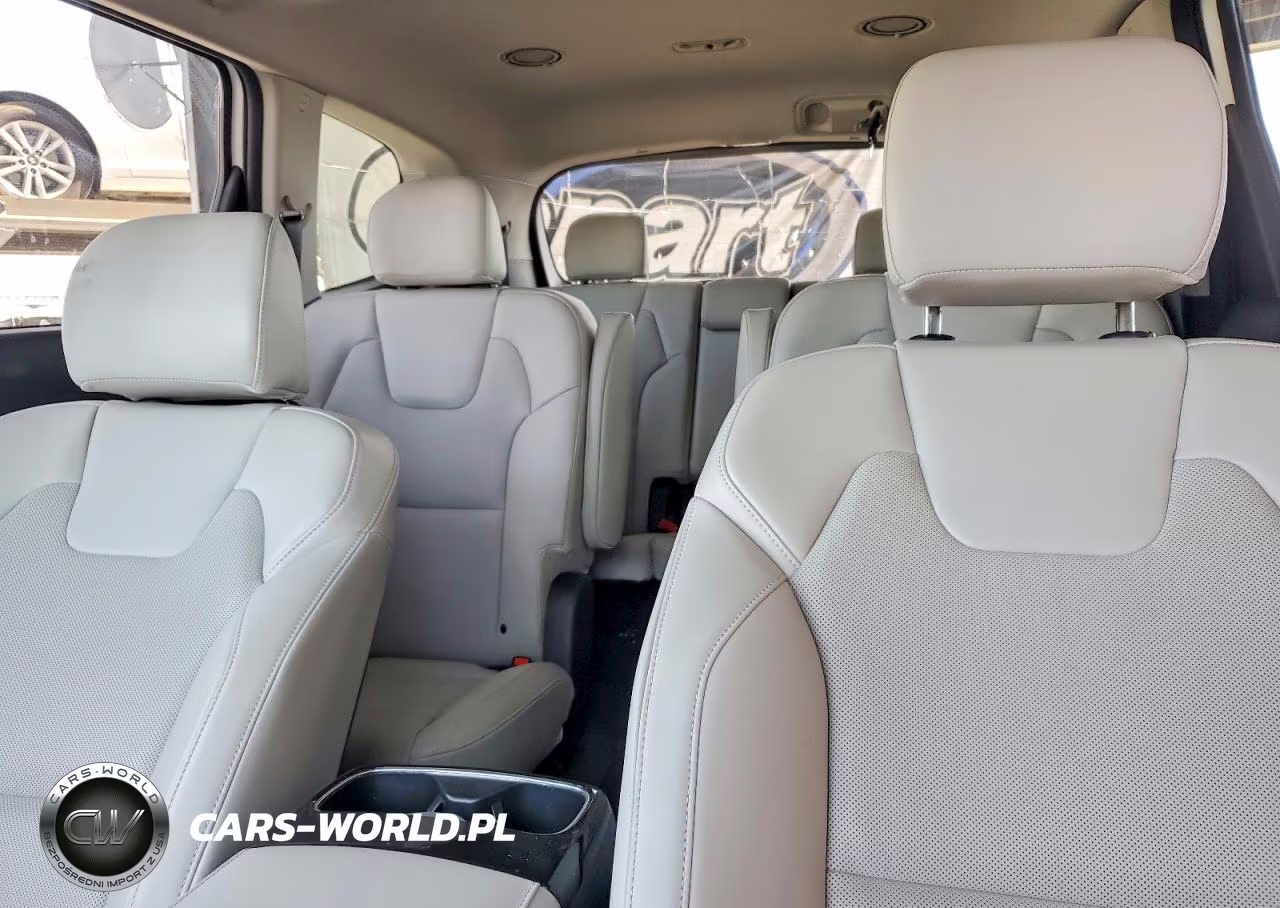 2025 Kia Telluride S VIN:5XYP6DGC0SG652814 - 10