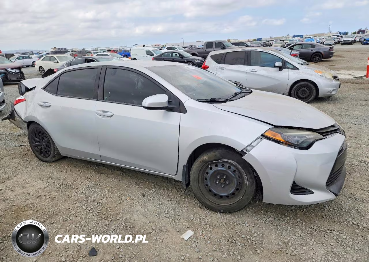 2018 Toyota Corolla Le VIN:2T1BURHE8JC972972 - 4