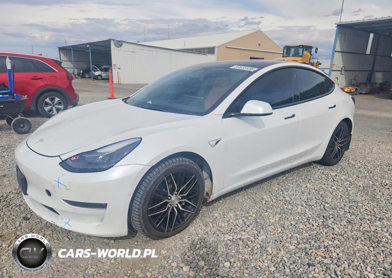 2022 Tesla Model 3 VIN:5YJ3E1EB3NF132418 - 1