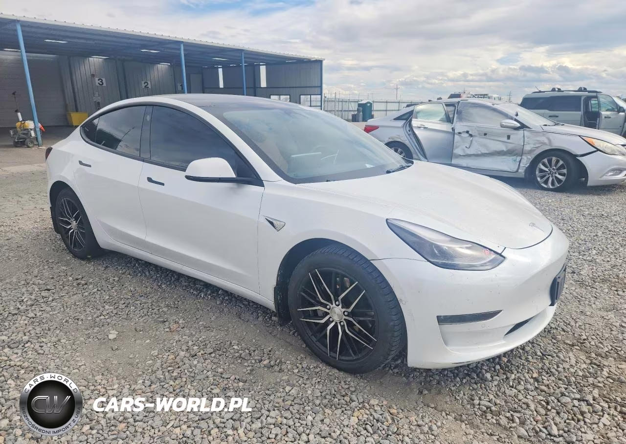 2022 Tesla Model 3 VIN:5YJ3E1EB3NF132418 - 4
