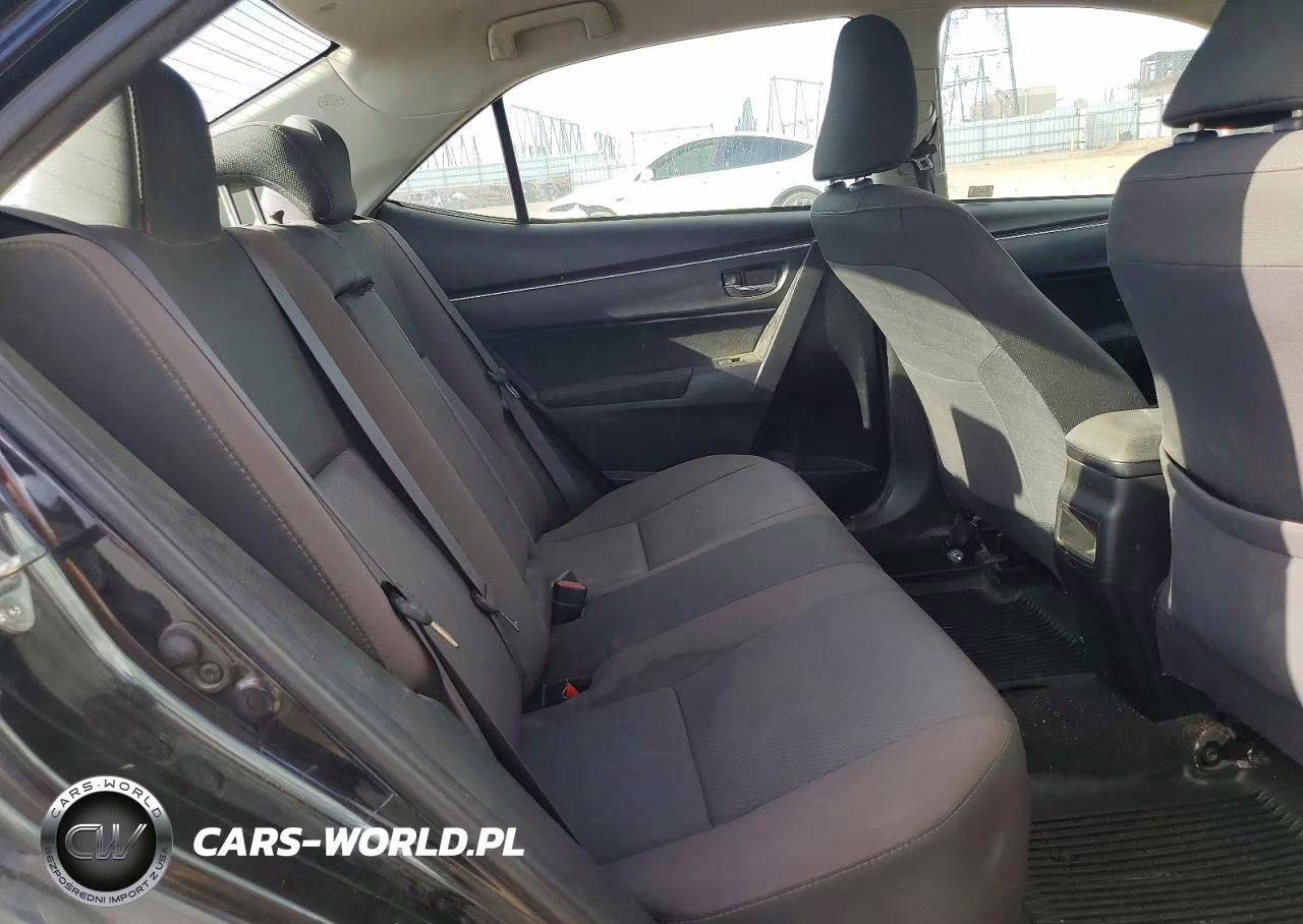 2018 Toyota Corolla Le VIN:5YFBURHE4JP833440 - 10