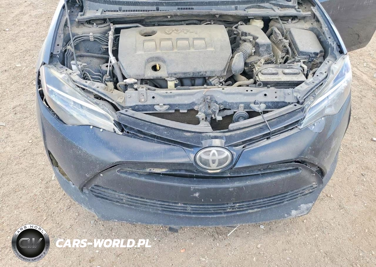2018 Toyota Corolla Le VIN:5YFBURHE4JP833440 - 11