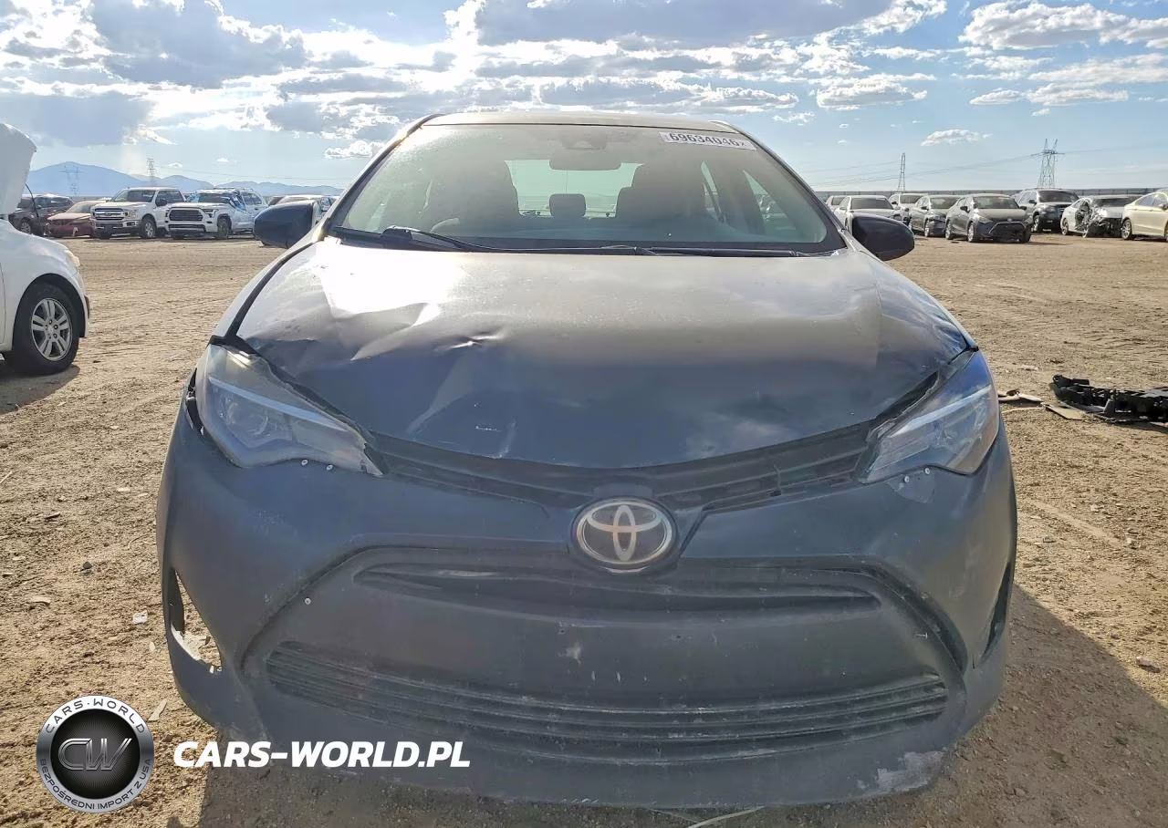 2018 Toyota Corolla Le VIN:5YFBURHE4JP833440 - 5