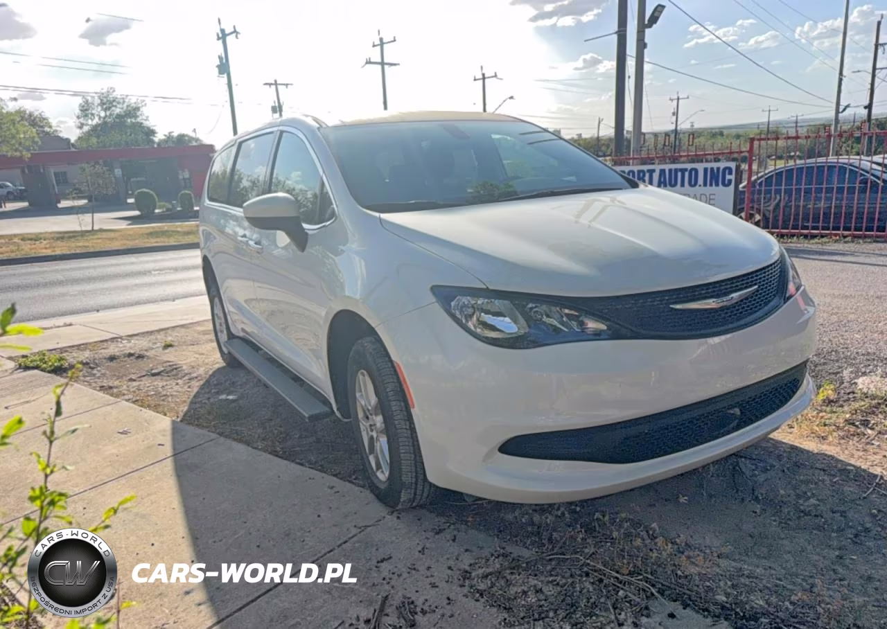 2022 Chrysler Voyager Lx VIN:2C4RC1CGXNR203889 - 1