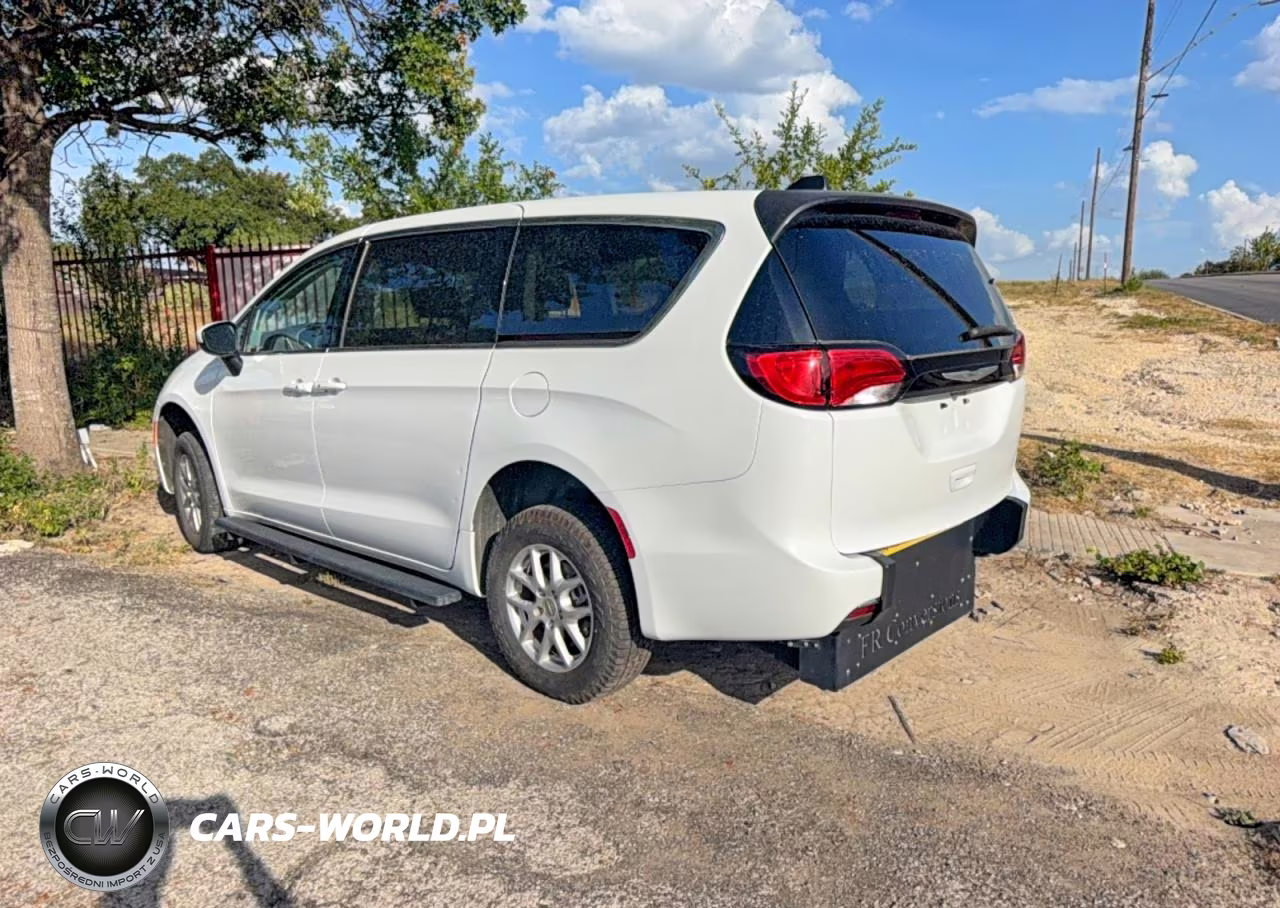2022 Chrysler Voyager Lx VIN:2C4RC1CGXNR203889 - 3