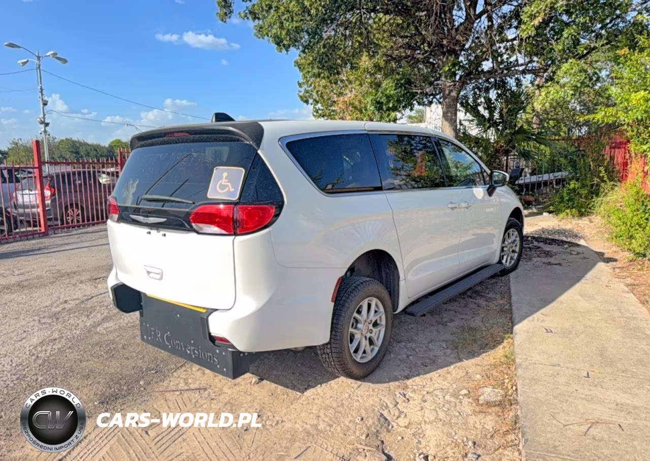 2022 Chrysler Voyager Lx VIN:2C4RC1CGXNR203889 - 4