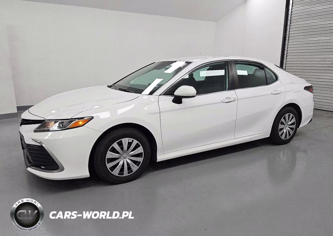 2022 Toyota Camry Le – zdjęcie 1 z 13