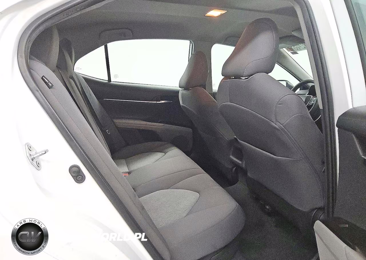 2022 Toyota Camry Le VIN:4T1C31AK3NU585792 - 10