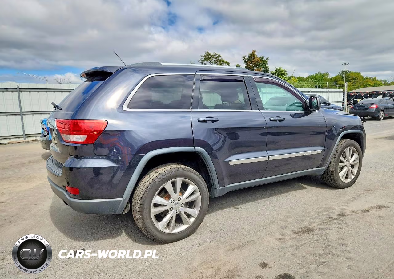 2012 Jeep Grand Cherokee Laredo VIN:1C4RJFAG1CC347388 - 3