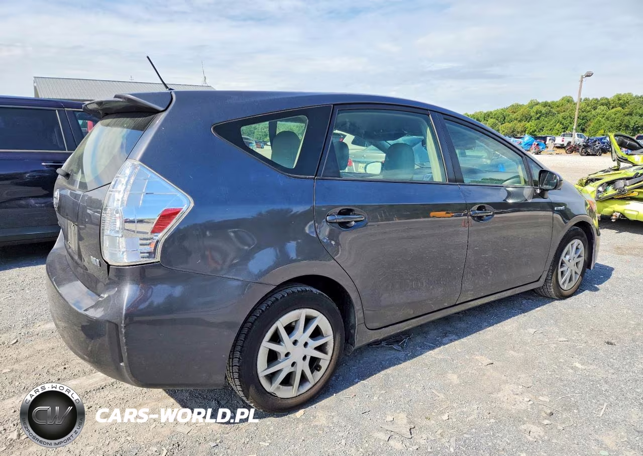 2013 Toyota Prius V Two VIN:JTDZN3EU9D3285856 - 3