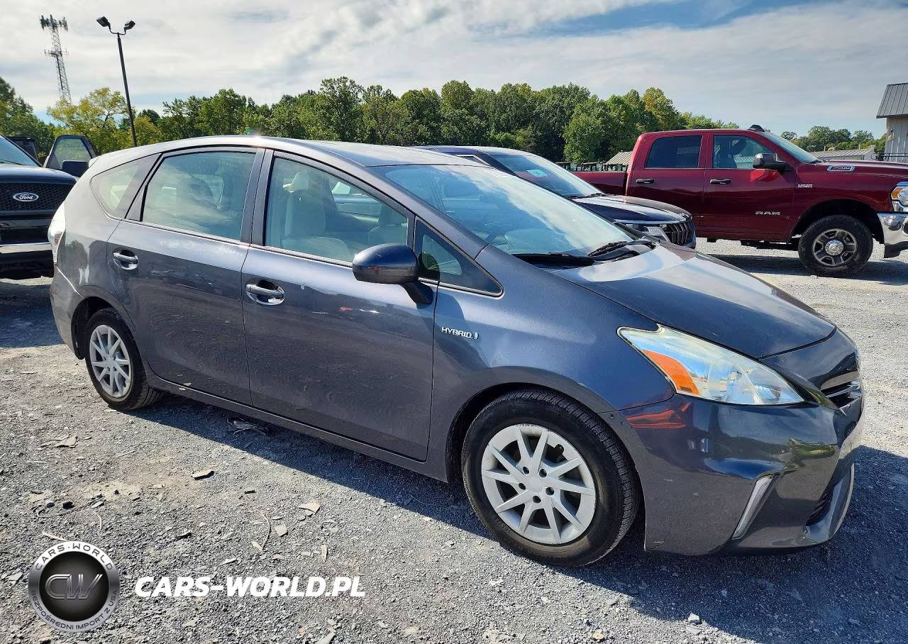 2013 Toyota Prius V Two VIN:JTDZN3EU9D3285856 - 4
