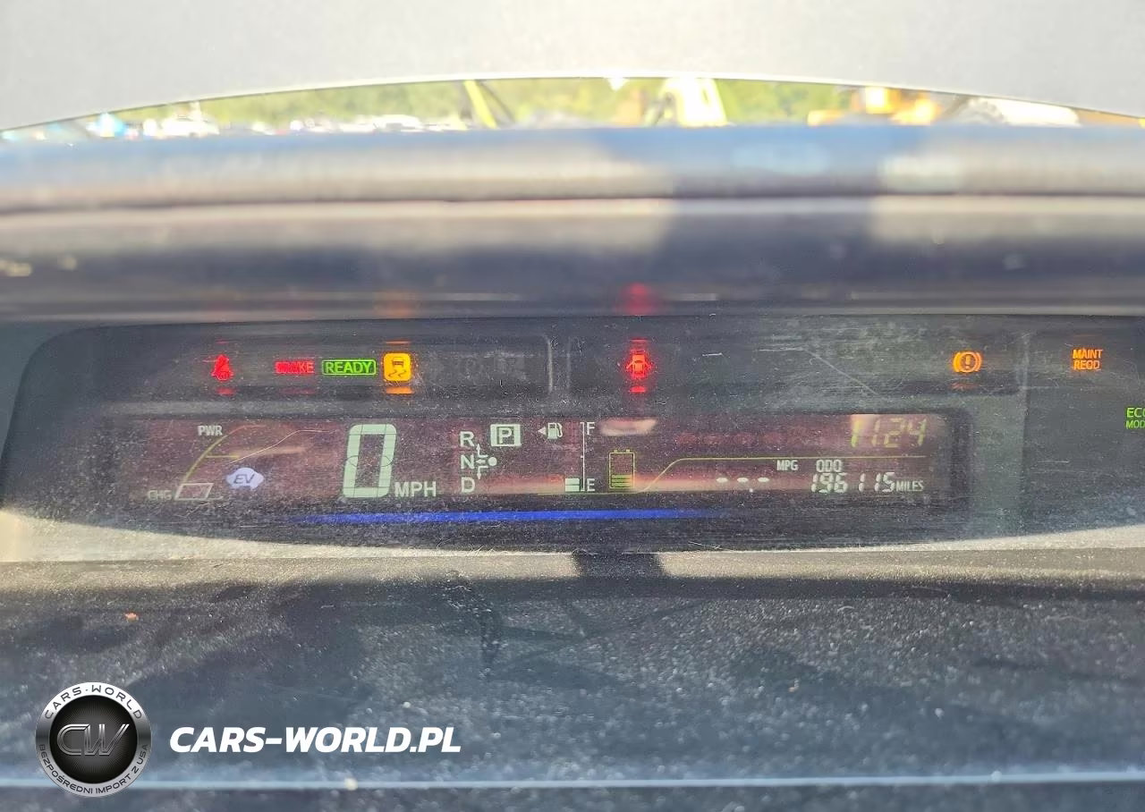 2013 Toyota Prius V Two VIN:JTDZN3EU9D3285856 - 9