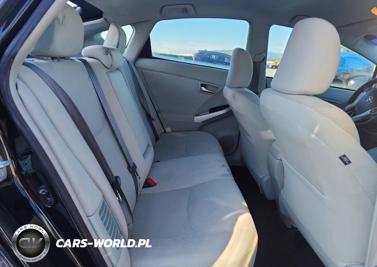 2015 Toyota Prius Two VIN:JTDKN3DU0F0409830 - 10