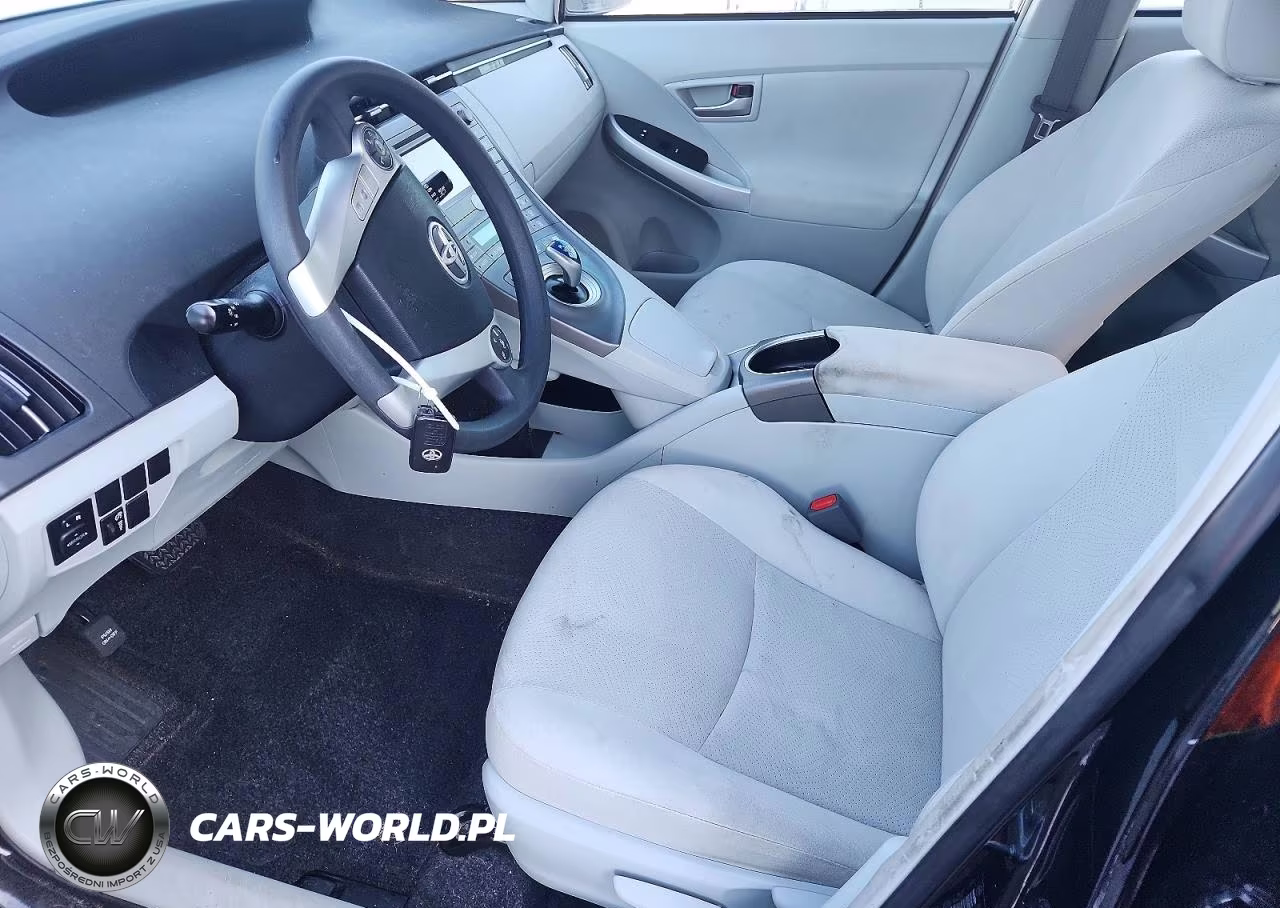 2015 Toyota Prius Two VIN:JTDKN3DU0F0409830 - 7