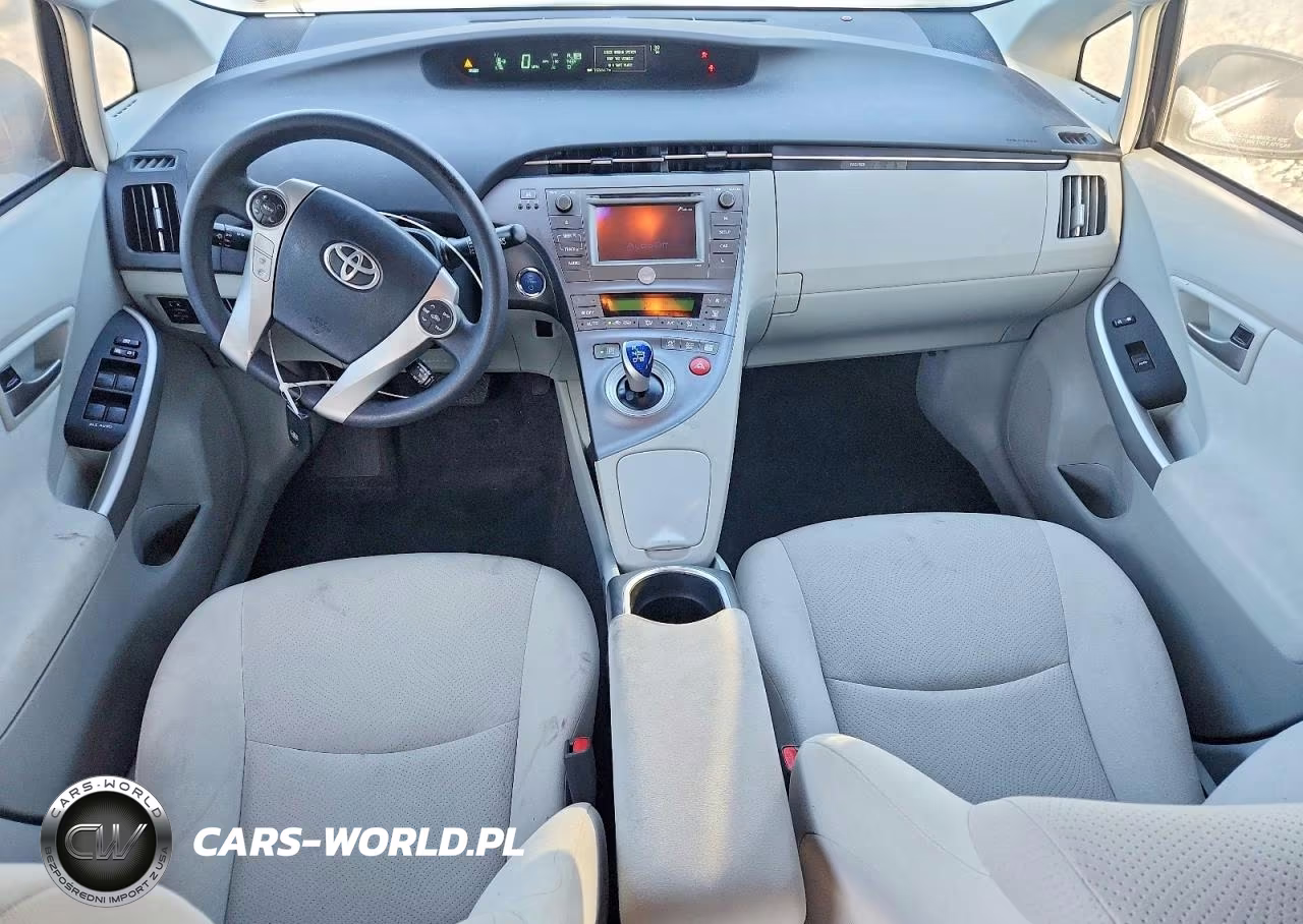 2015 Toyota Prius Two VIN:JTDKN3DU0F0409830 - 8