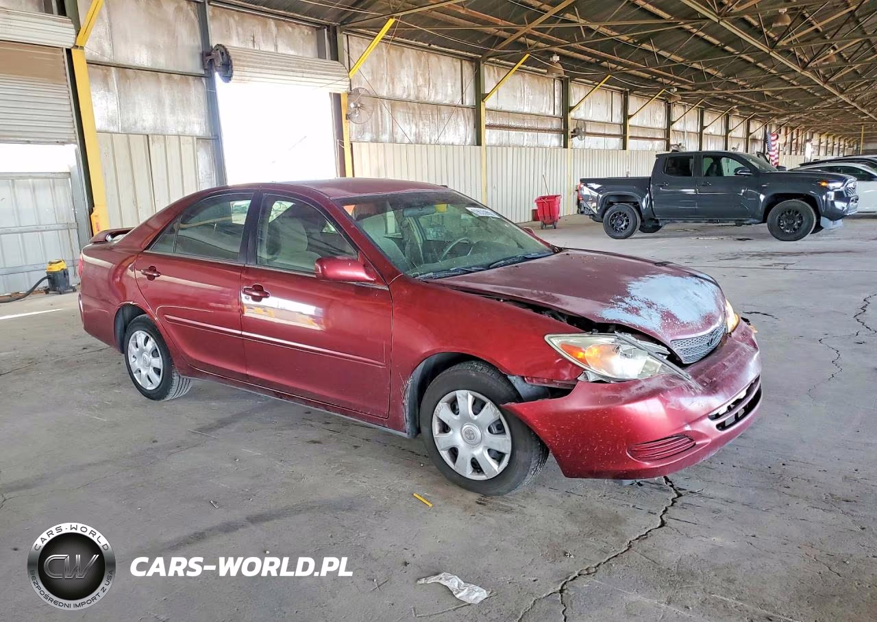 2002 Toyota Camry Le VIN:4T1BE30KX2U573329 - 4