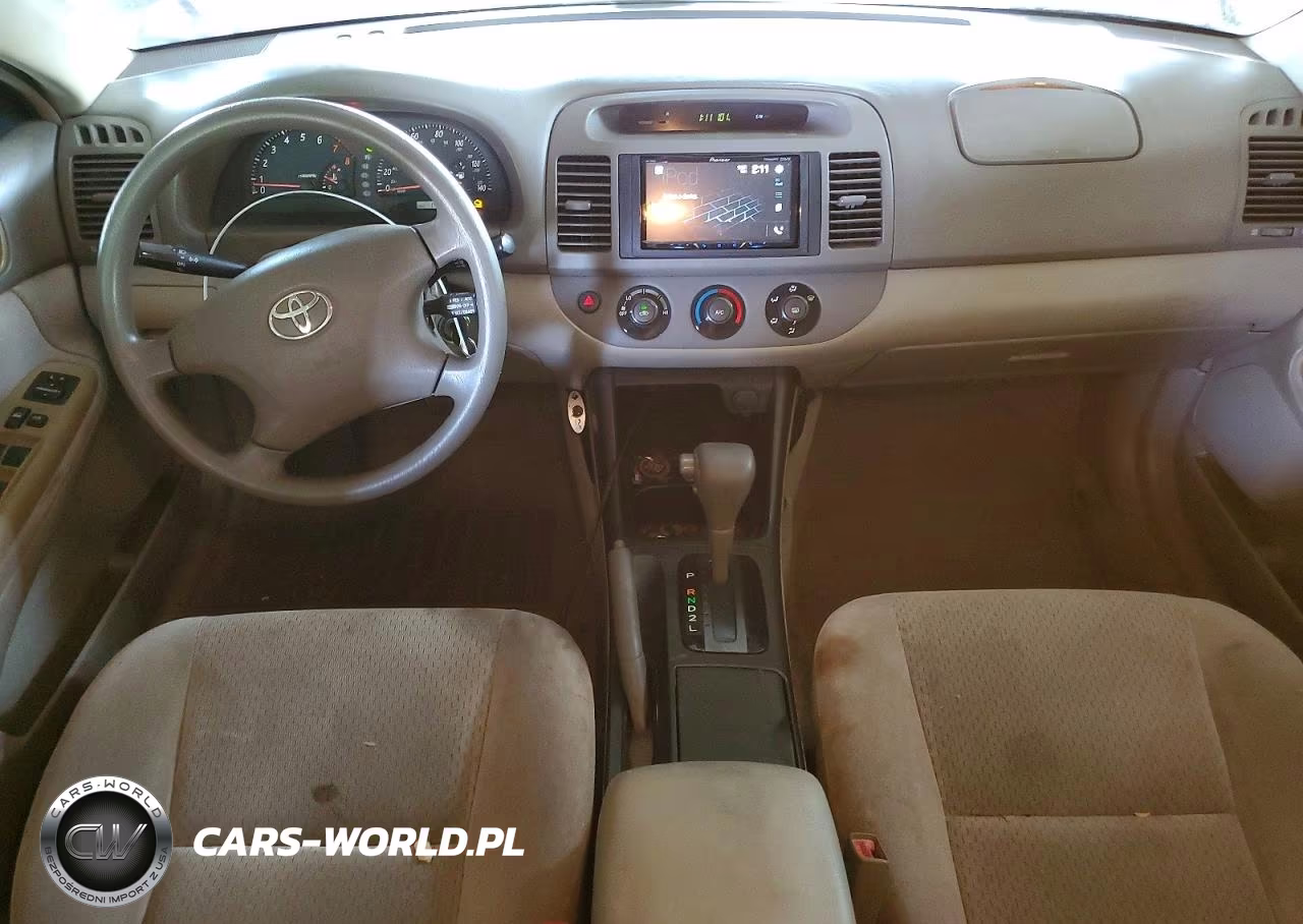 2002 Toyota Camry Le VIN:4T1BE30KX2U573329 - 8