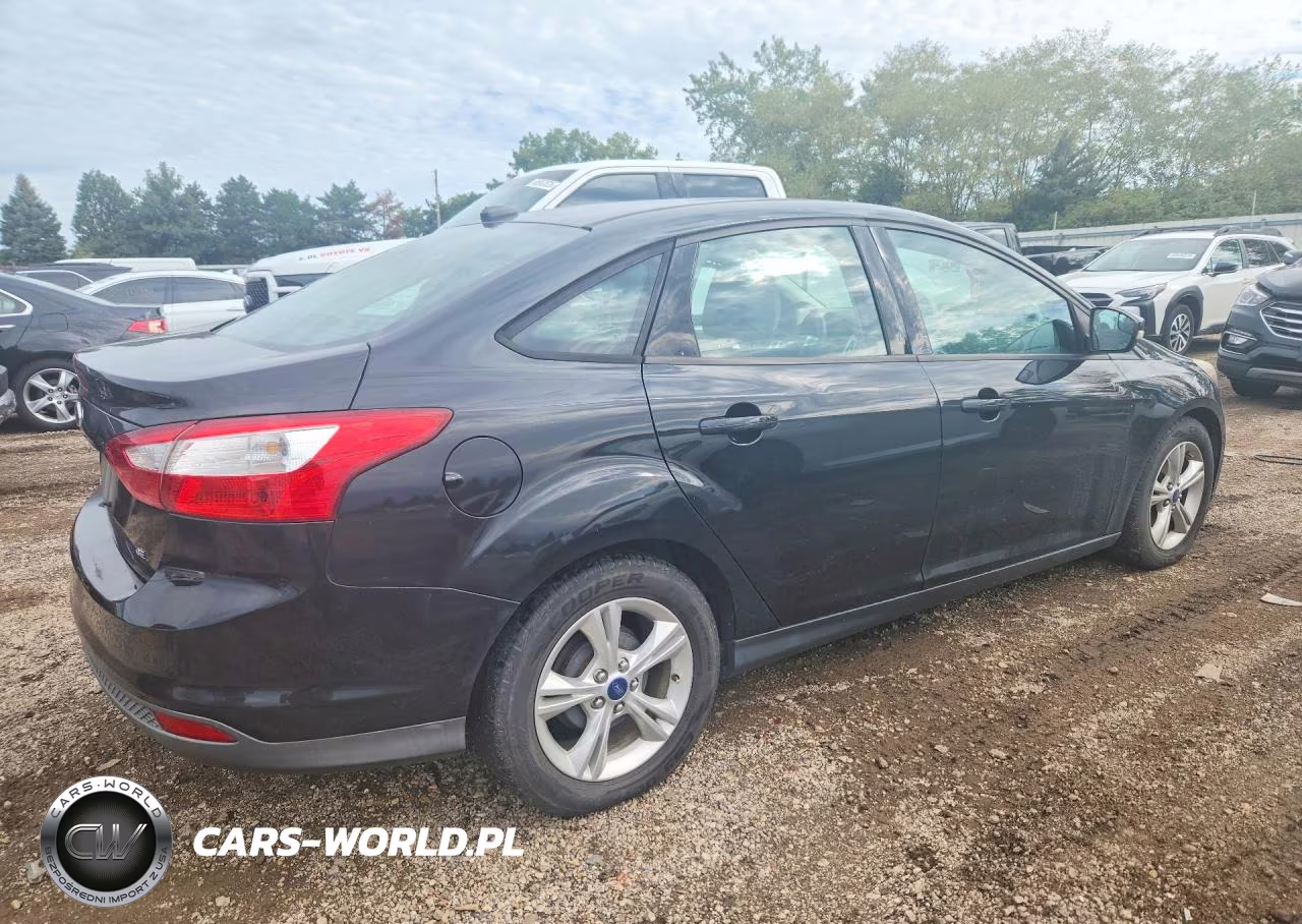 2014 Ford Focus Se VIN:1FADP3F25EL223458 - 3
