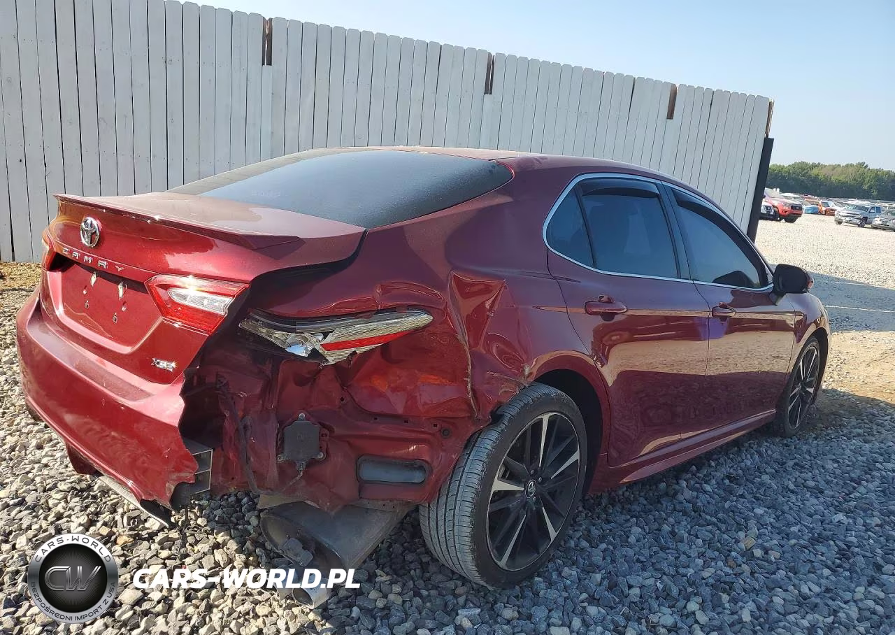 2018 Toyota Camry Xse VIN:4T1B61HK1JU625208 - 3